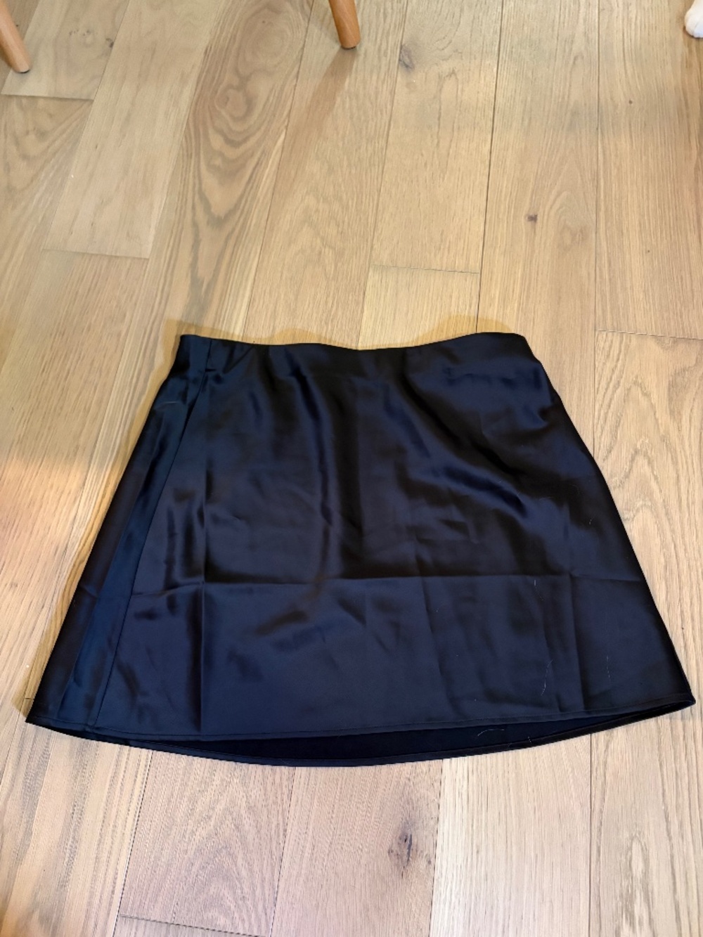 Dynamite silk mini skirt